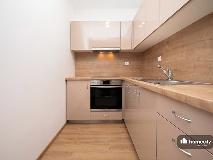 Pronájem bytu 1+kk 36 m²