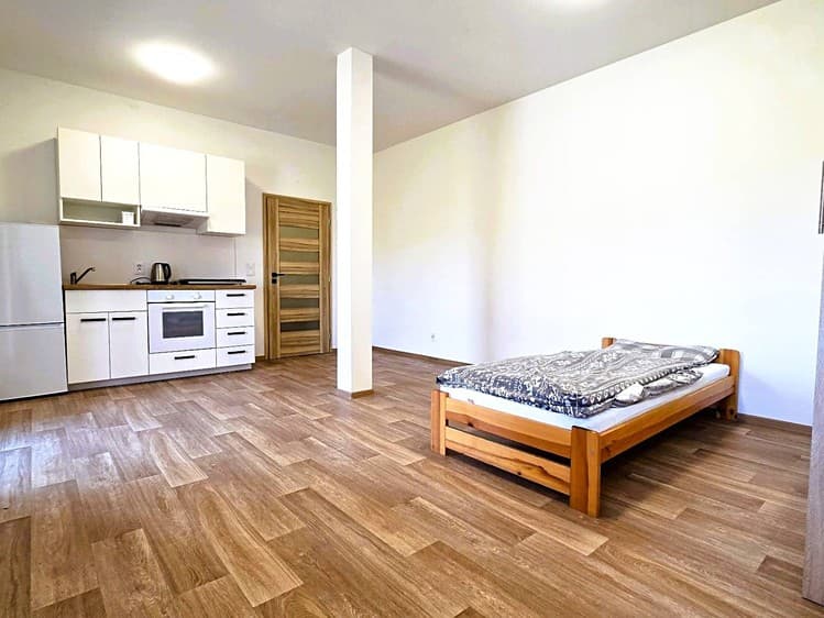 Pronájem bytu 1+kk 32 m²