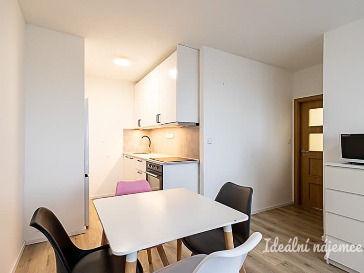 Pronájem bytu 2+kk 43 m²