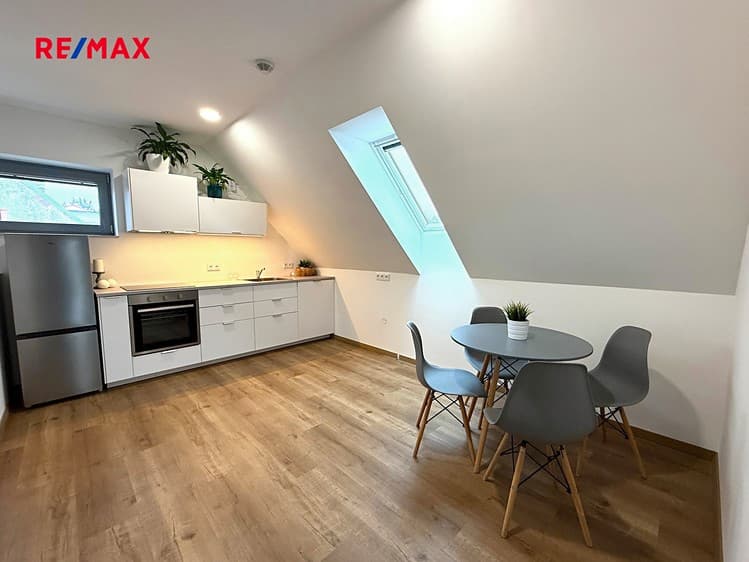 Pronájem bytu 2+1 78 m²