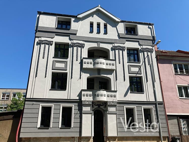 Pronájem bytu 1+1 48 m²