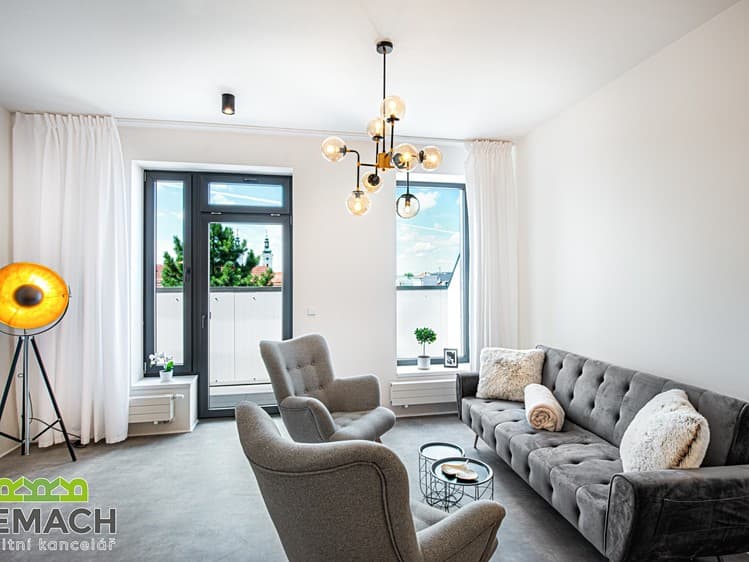 Pronájem bytu 2+kk 77 m²