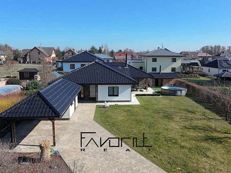 Prodej rodinného domu 137 m², pozemek 1 008 m²