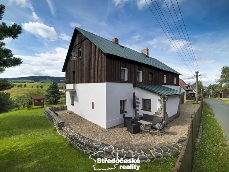 Prodej rodinného domu 240 m², pozemek 721 m²