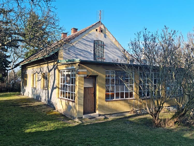 Prodej rodinného domu 185 m², pozemek 2 096 m²