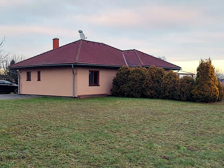 Prodej rodinného domu 114 m², pozemek 2 020 m²