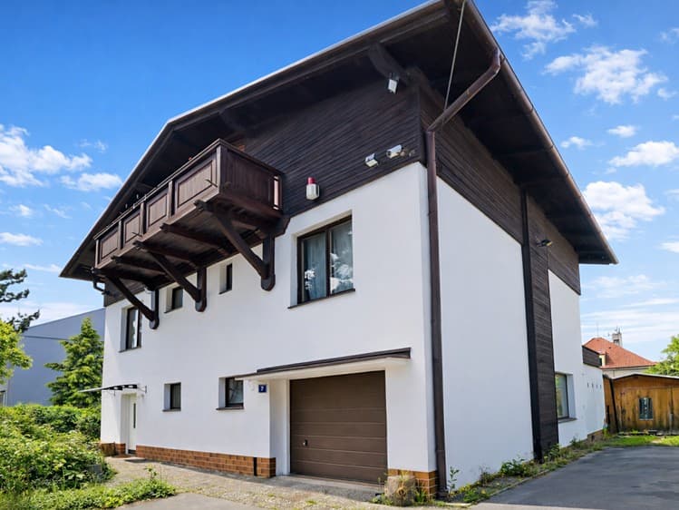 Prodej vily 353 m², pozemek 744 m²