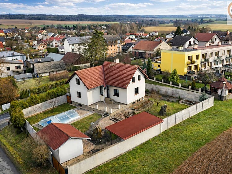 Prodej rodinného domu 250 m², pozemek 775 m²
