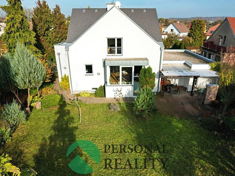 Prodej rodinného domu 251 m², pozemek 929 m²