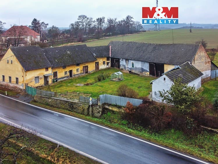 Prodej rodinného domu 145 m², pozemek 6 021 m²