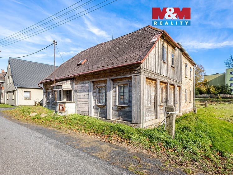 Prodej rodinného domu 200 m², pozemek 1 221 m²