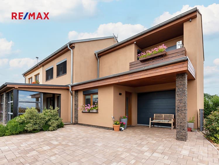 Prodej rodinného domu 199 m², pozemek 524 m²