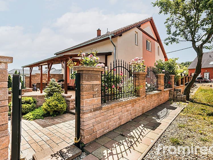 Prodej rodinného domu 152 m², pozemek 670 m²
