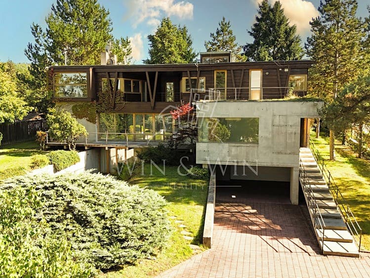 Prodej rodinného domu 477 m², pozemek 1 644 m²