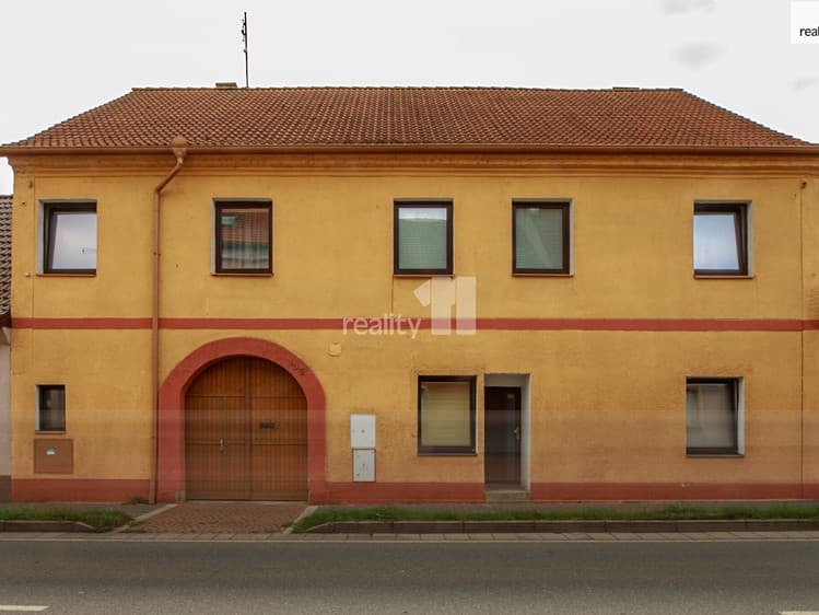 Prodej rodinného domu 220 m², pozemek 907 m²