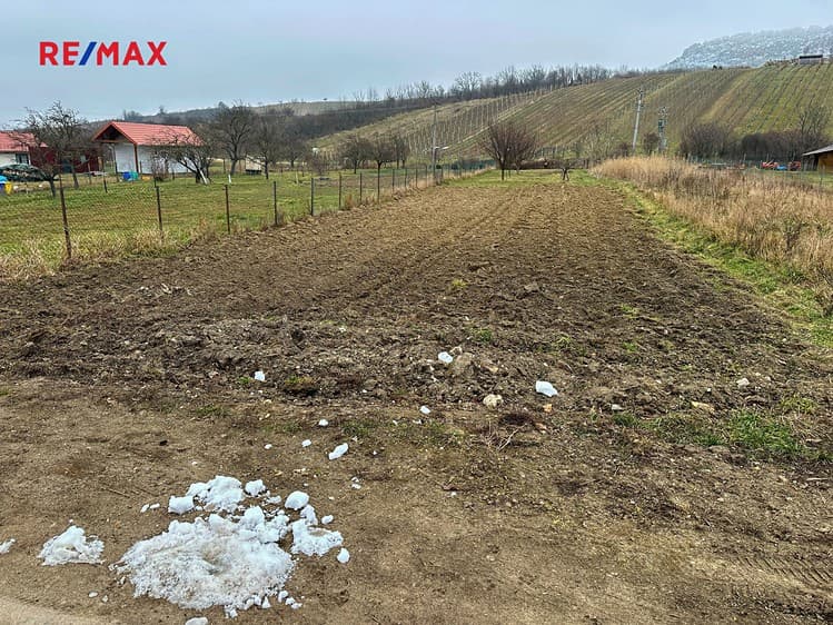 Prodej stavebního pozemku 898 m²
