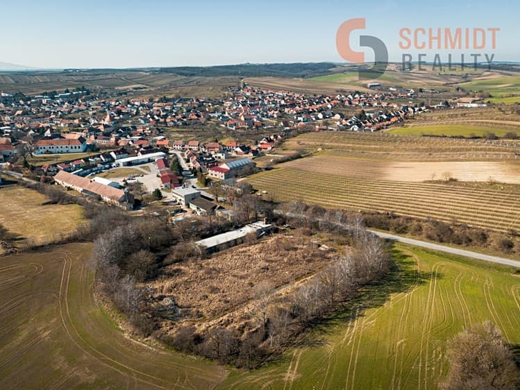 Prodej komerčního pozemku 11 006 m²