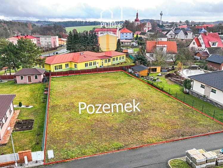 Prodej stavebního pozemku 1 220 m²