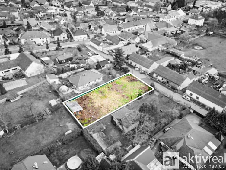 Prodej stavebního pozemku 927 m²