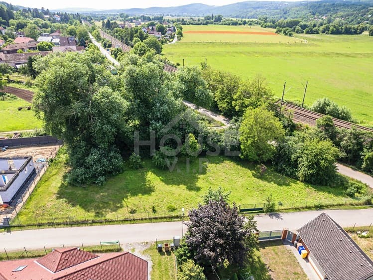 Prodej stavebního pozemku 792 m²