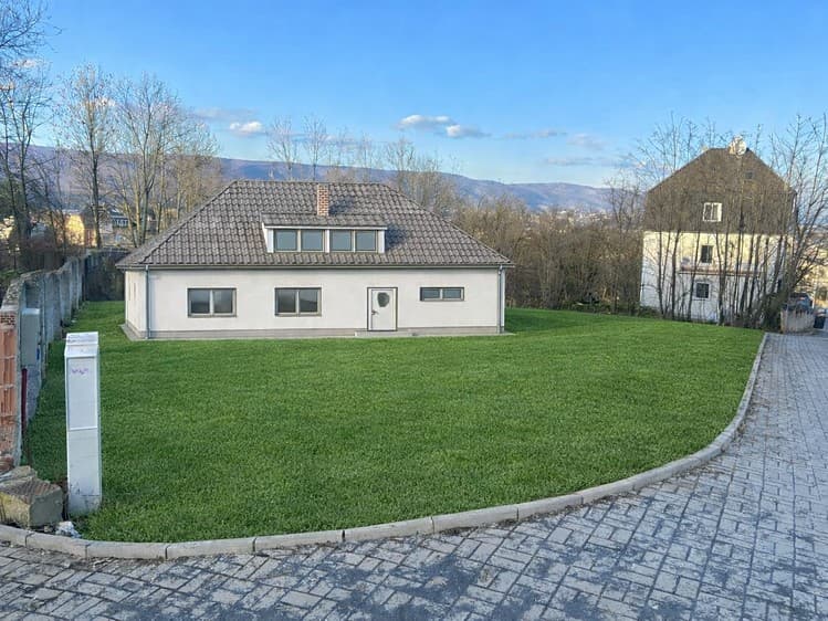 Prodej stavebního pozemku 909 m²