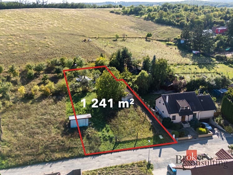 Prodej stavebního pozemku 1 241 m²