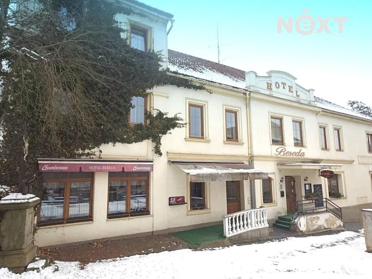 Prodej komerční nemovitosti 1 100 m²