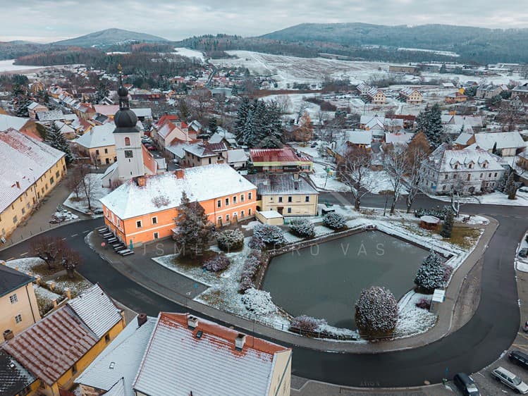 Prodej komerční nemovitosti 718 m²