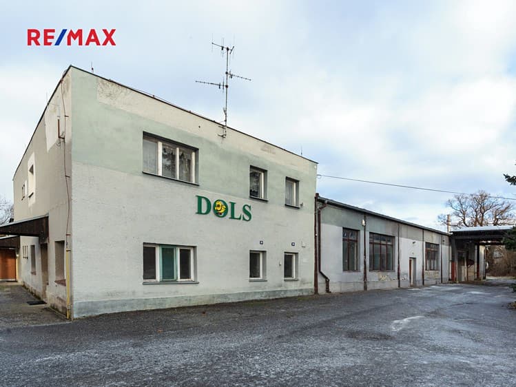 Prodej výrobní haly, prostoru 1 500 m²