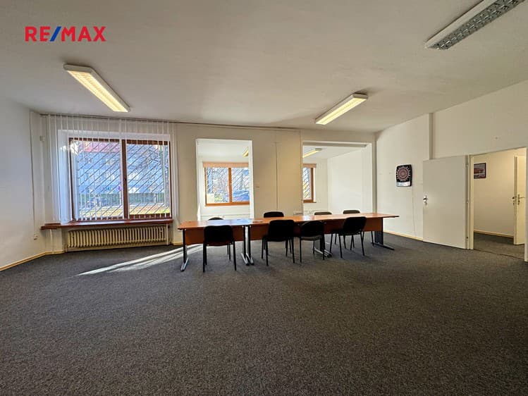 Pronájem kanceláře 166 m²