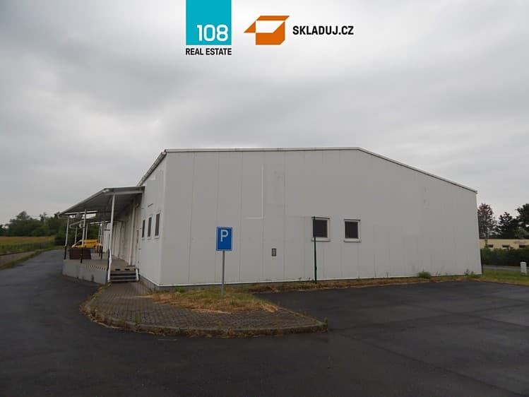 Pronájem skladového prostoru 909 m²
