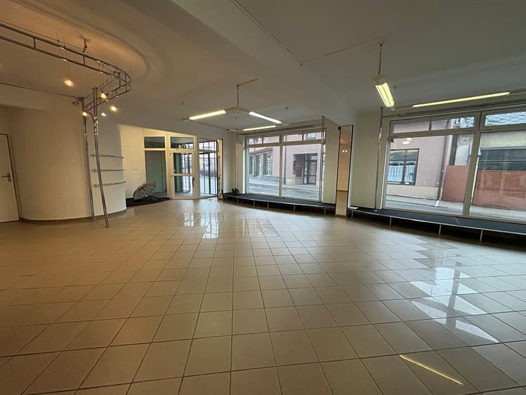 Pronájem obchodního prostoru 70 m²