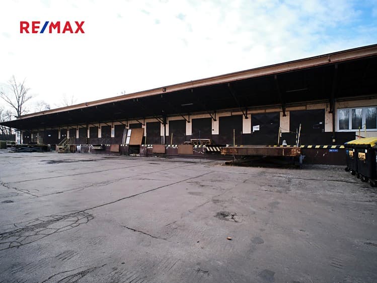 Pronájem skladového prostoru 600 m²