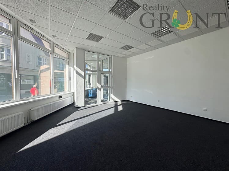 Pronájem obchodního prostoru 36 m²