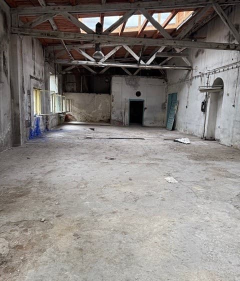 Pronájem výrobní haly, prostoru 197 m²