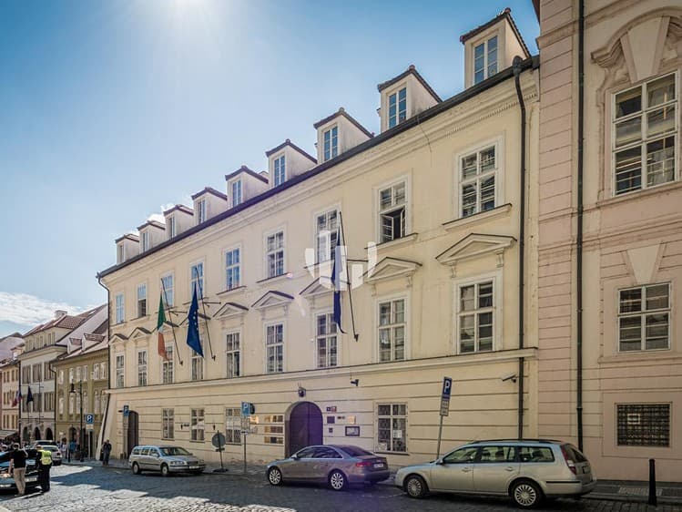 Pronájem kanceláře 282 m²
