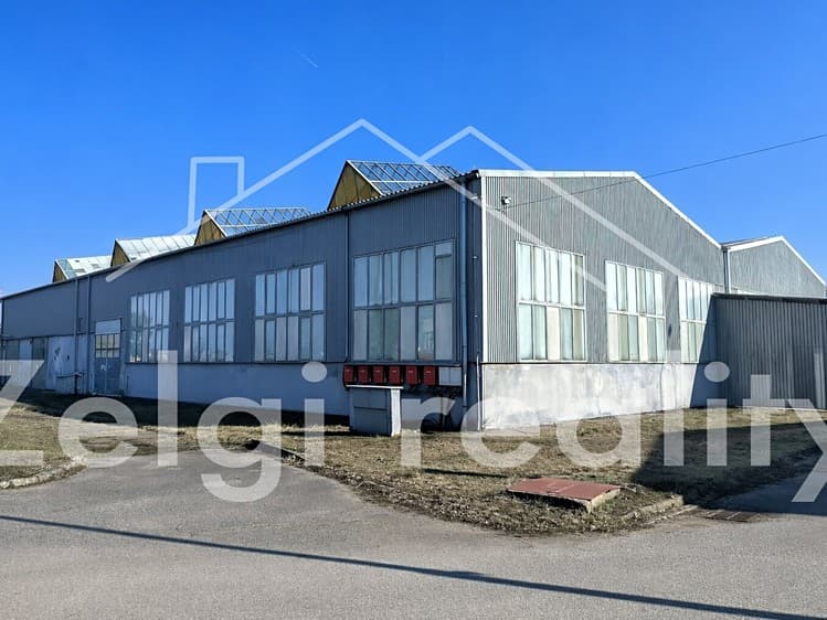 Pronájem skladového prostoru 1 705 m²