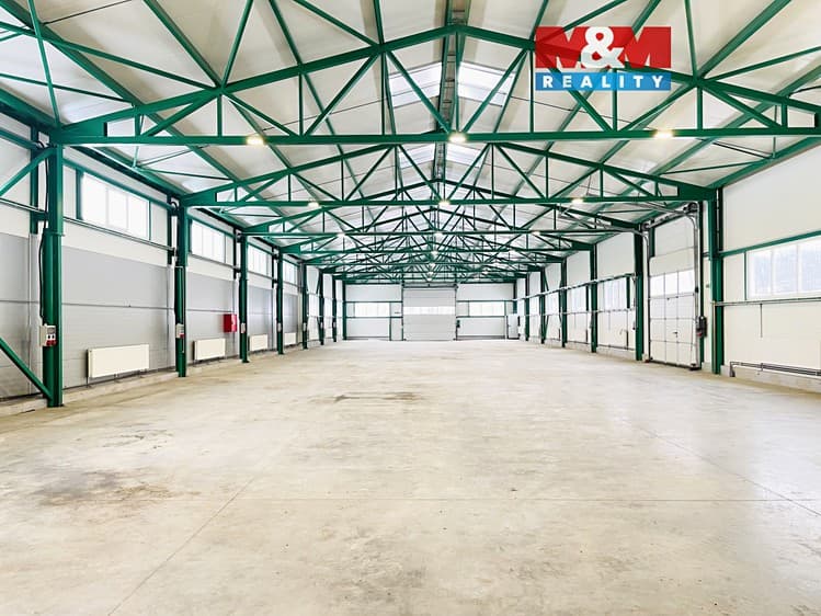 Pronájem výrobní haly, prostoru 1 070 m²