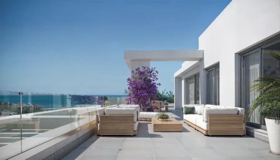 Vive el estilo de vida mediterráneo en este moderno apartamento de 3 dormitorios ubicado en una exclusiva urbanización d
