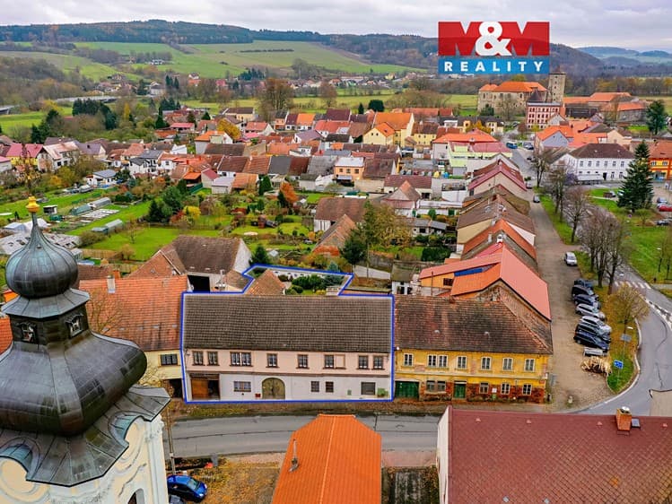 Prodej rodinného domu 378 m², pozemek 771 m²