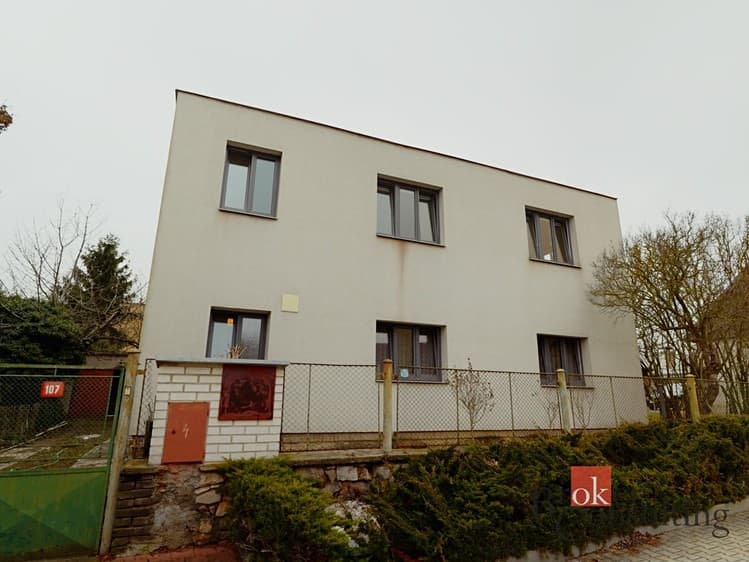 Prodej rodinného domu 205 m², pozemek 698 m²