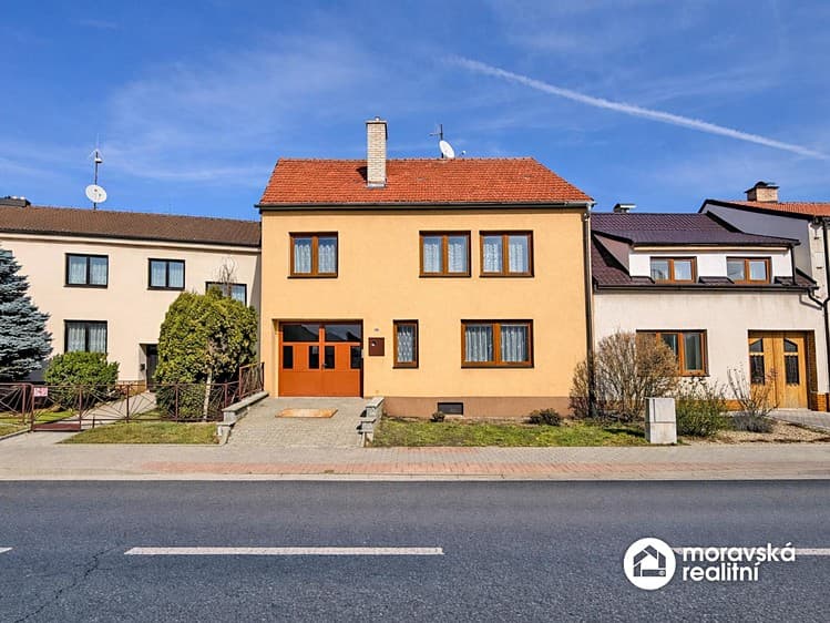 Prodej rodinného domu 243 m², pozemek 1 058 m²