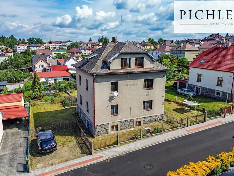 Prodej rodinného domu 325 m², pozemek 950 m²