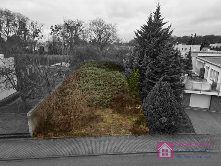 Pronájem stavebního pozemku 290 m²