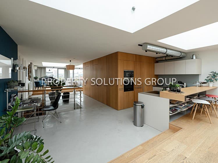 Pronájem bytu 4+kk 196 m² (Podkrovní)