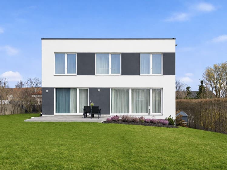 Prodej rodinného domu 242 m², pozemek 783 m²