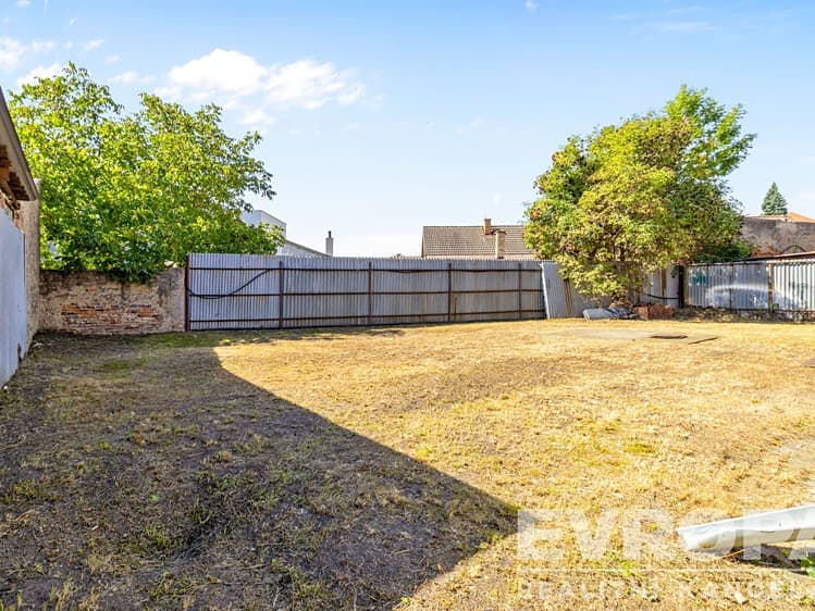 Prodej stavebního pozemku 584 m²