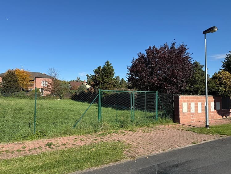 Prodej stavebního pozemku 1 214 m²