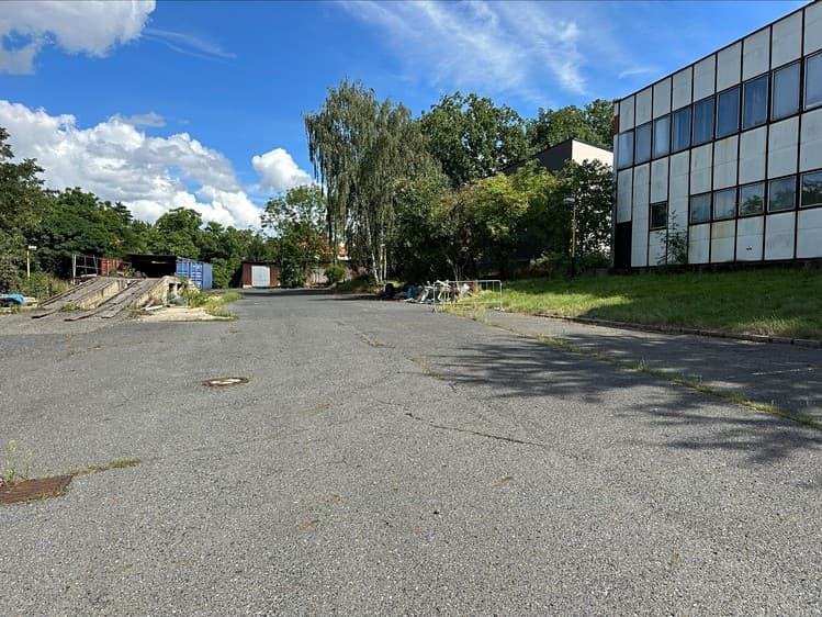 Pronájem pozemku 100 m²