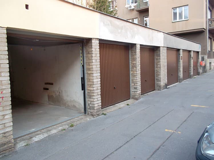 Pronájem garáže 15 m²
